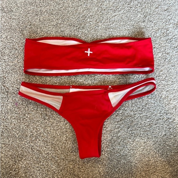 Coulbourne red Chelsea set - Picture 3 of 3